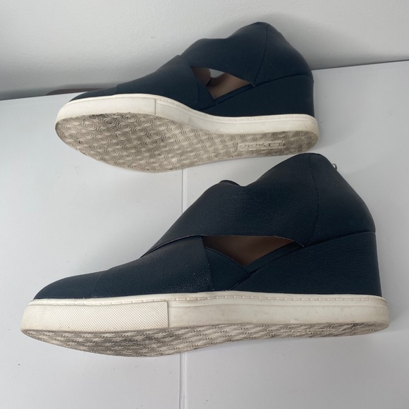 Paola Black/White Shows - Picture 7 of 15